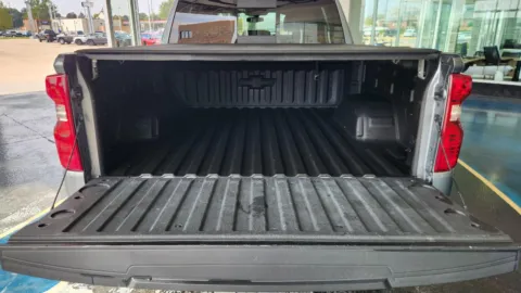 More photos of 2020 Chevrolet Silverado 1500 LT at Pat Clemons Inc., IA
