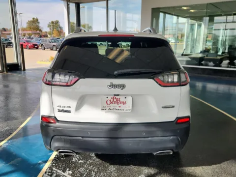More photos of 2021 Jeep Cherokee Latitude Lux at Pat Clemons Inc., IA