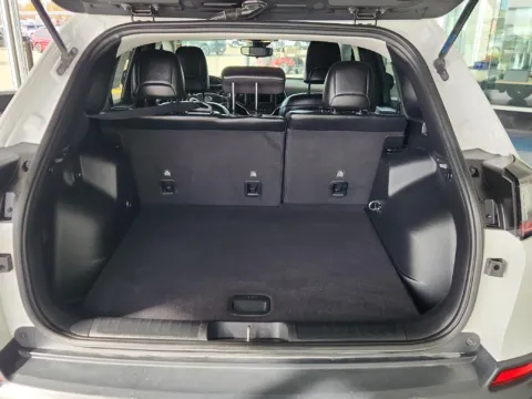 More photos of 2021 Jeep Cherokee Latitude Lux at Pat Clemons Inc., IA