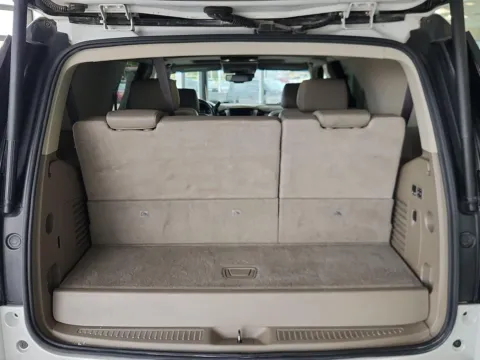 More photos of 2018 GMC Yukon SLT at Pat Clemons Inc., IA