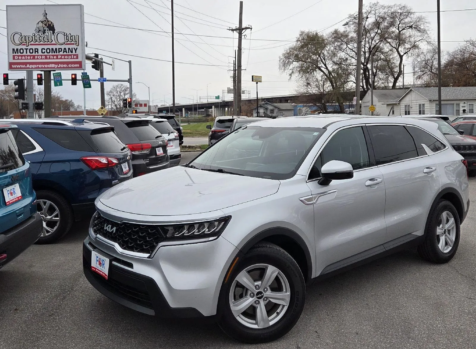 Silver 2022 Kia Sorento LX for sale in Des Moines, IA