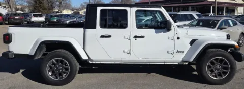 More photos of 2023 Jeep Gladiator Overland at Capital City Motor Company, IA