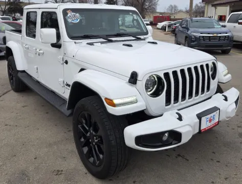 Photos of 2023 Jeep Gladiator High Altitude for sale in Des Moines, IA at Capital City Motor Company