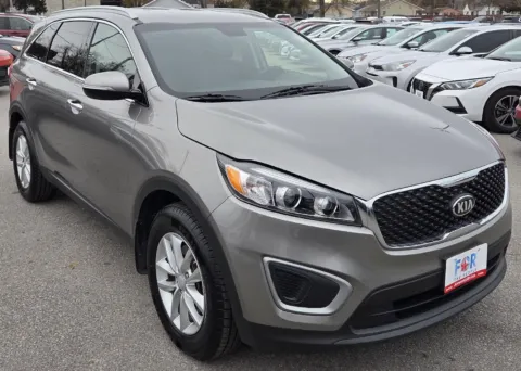 Photos of 2017 Kia Sorento LX for sale in Des Moines, IA at Capital City Motor Company