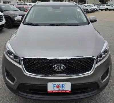 Another view of 2017 Kia Sorento LX for sale in Des Moines, IA at Capital City Motor Company