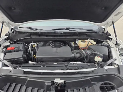 More photos of 2022 GMC Yukon XL SLE at Capital City Motor Company, IA