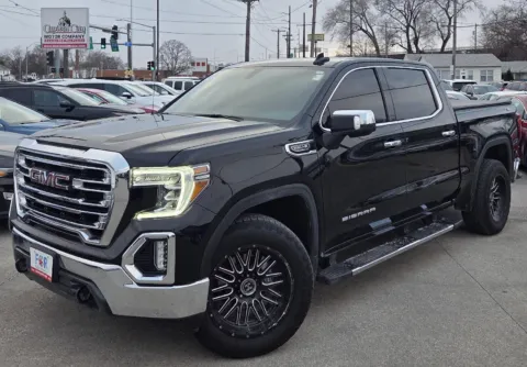 Black 2021 GMC Sierra 1500 SLT for sale in Des Moines, IA