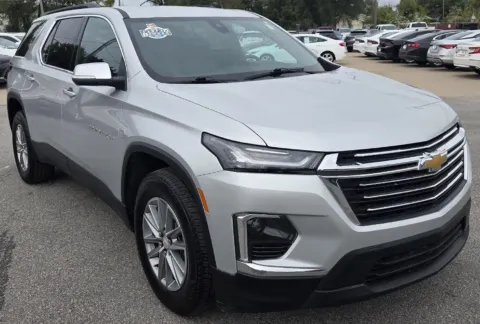 Photos of 2022 Chevrolet Traverse LT Cloth for sale in Des Moines, IA at Capital City Motor Company