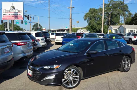Gray 2023 Chevrolet Malibu LT for sale in Des Moines, IA