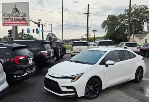 White 2023 Toyota Corolla SE for sale in Des Moines, IA