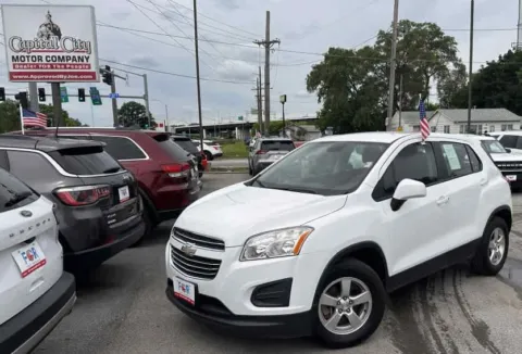 White 2016 Chevrolet Trax LS for sale in Des Moines, IA