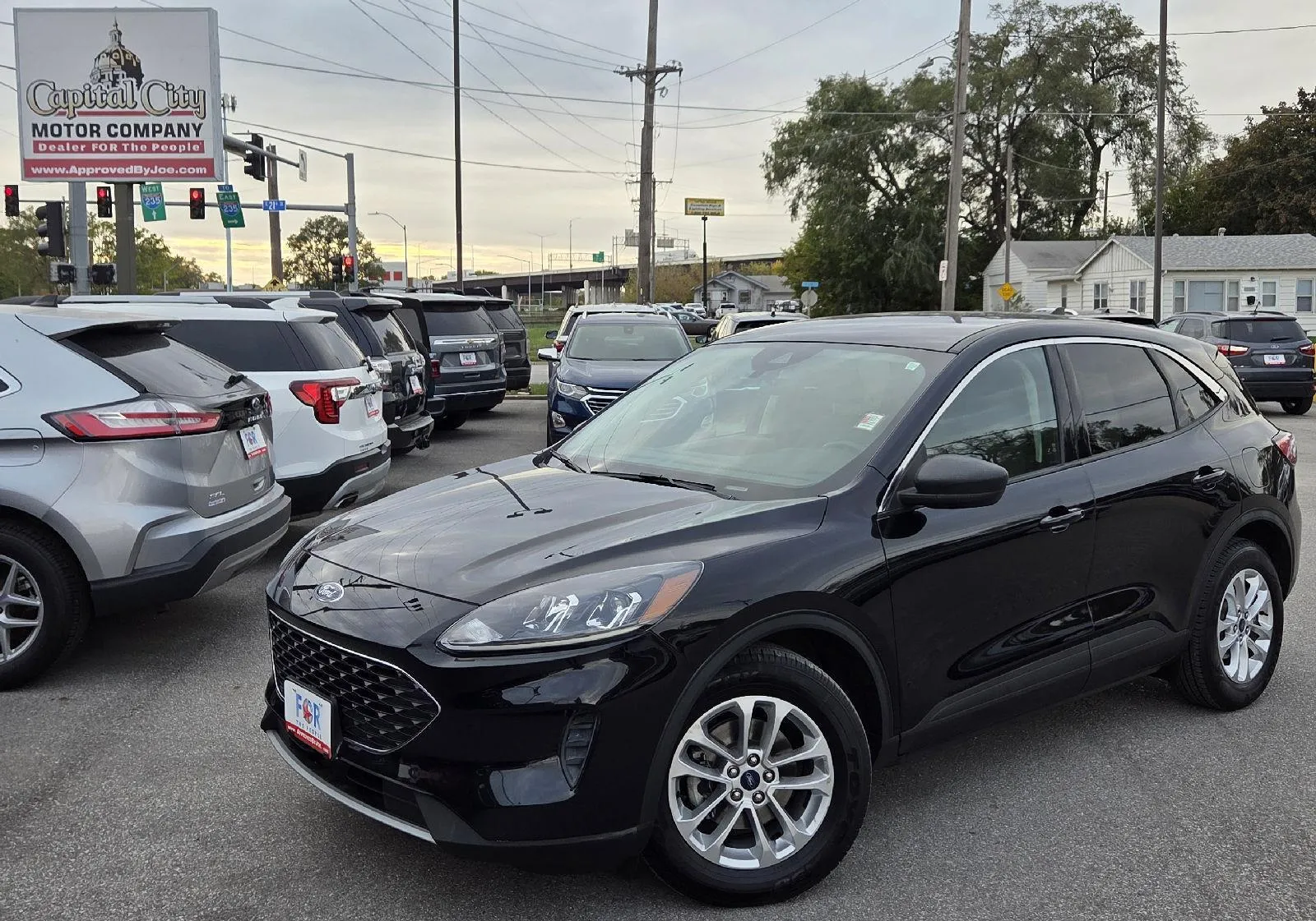 Black 2022 Ford Escape SE for sale in Des Moines, IA