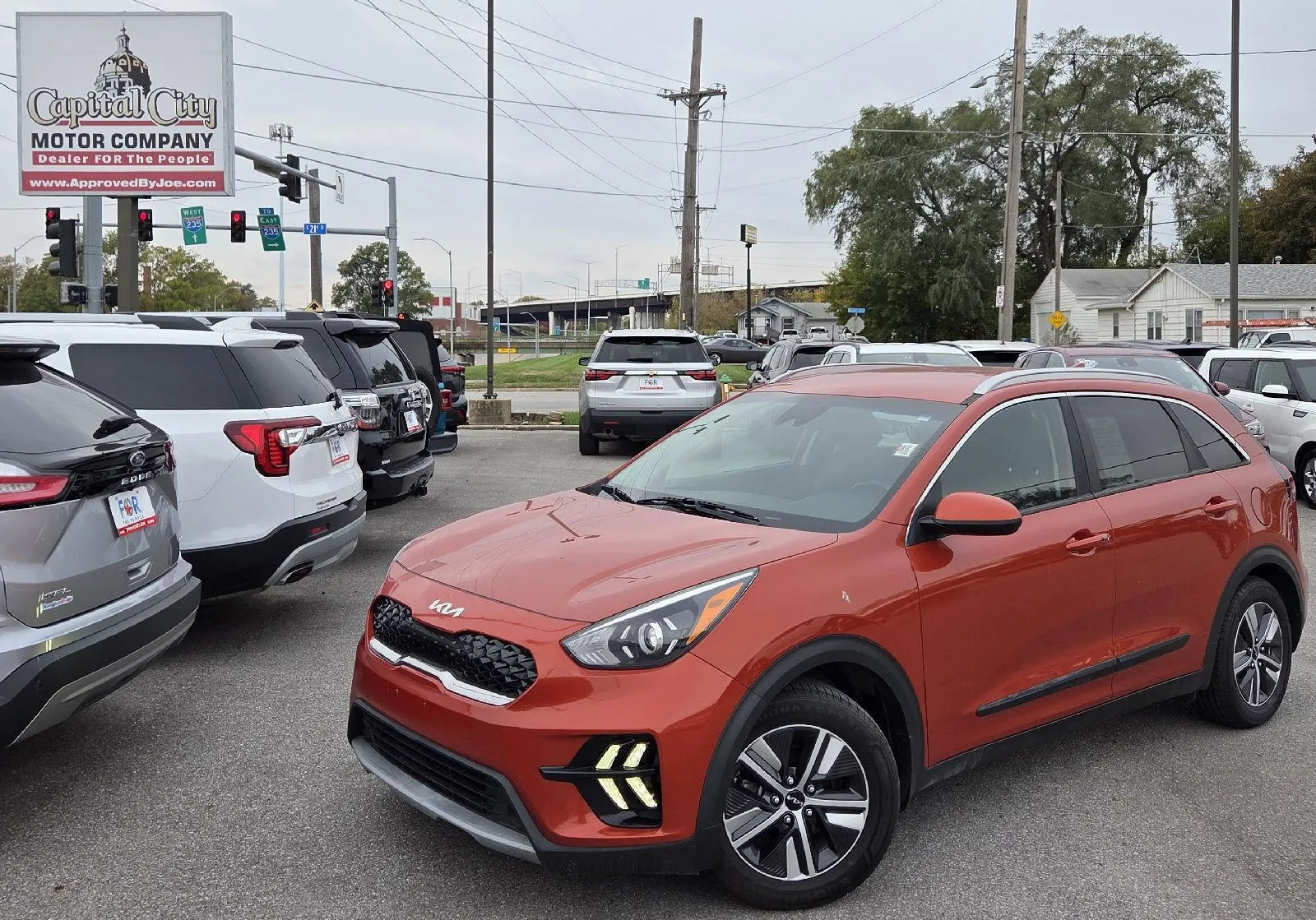 Orange 2022 Kia Niro LXS for sale in Des Moines, IA