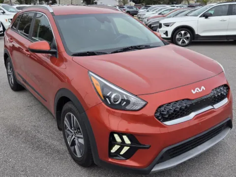 Photos of 2022 Kia Niro LXS for sale in Des Moines, IA at Capital City Motor Company