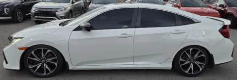 More photos of 2019 Honda Civic Si Sedan at Capital City Motor Company, IA