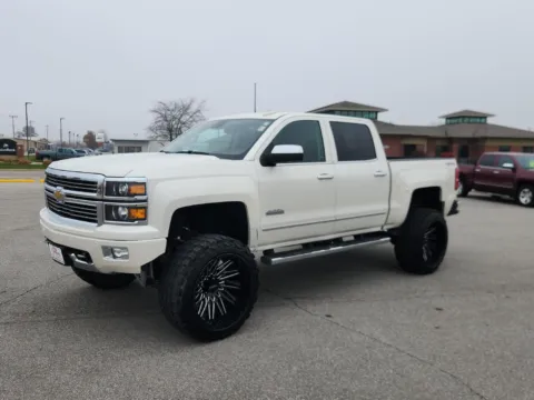 White 2015 Chevrolet Silverado 1500 High Country for sale in Boone, IA
