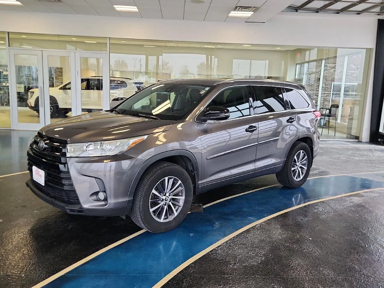 Gray 2017 TOYOTA HIGHLANDER SE/X for sale in Boone, IA