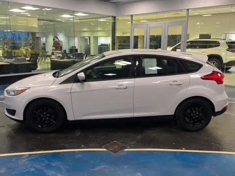 Photos of 2015 Ford Focus SE for sale in Boone, IA at Pat Clemons Inc.