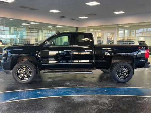 Photos of 2023 GMC Sierra 2500HD AT4 for sale in Boone, IA at Pat Clemons Inc.
