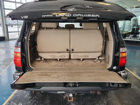 More photos of 1999 Toyota Land Cruiser at Pat Clemons Inc., IA