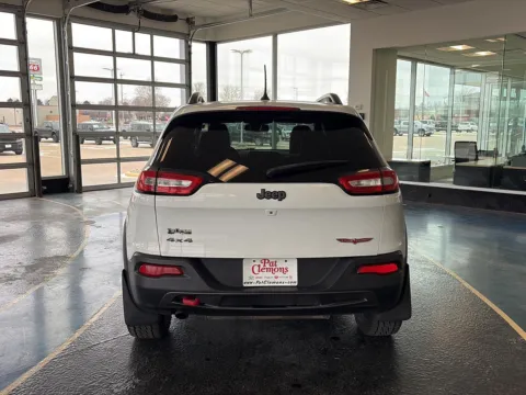 More photos of 2015 Jeep Cherokee Trailhawk at Pat Clemons Inc., IA
