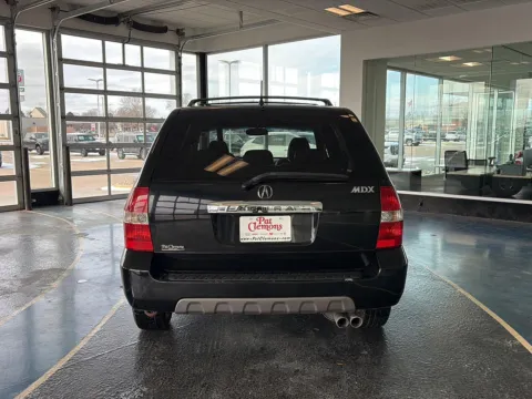 More photos of 2003 Acura MDX at Pat Clemons Inc., IA