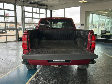 More photos of 2018 Chevrolet Silverado 1500 LT at Pat Clemons Inc., IA