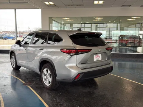 Another view of 2023 Toyota Highlander Platinum for sale in Boone, IA at Pat Clemons Inc.