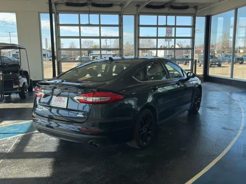 More photos of 2020 FORD FUSION SE at Pat Clemons Inc., IA