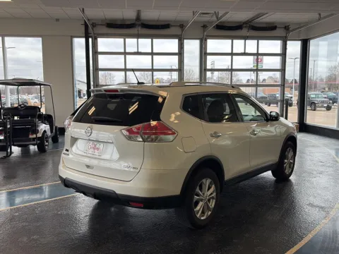 More photos of 2016 NISSAN ROGUE at Pat Clemons Inc., IA