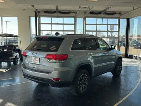 More photos of 2019 Jeep Grand Cherokee Limited at Pat Clemons Inc., IA