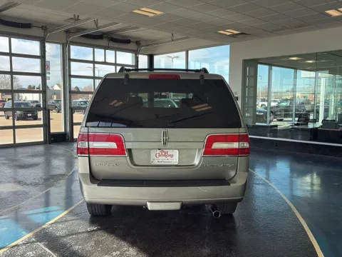 More photos of 2008 Lincoln Navigator at Pat Clemons Inc., IA