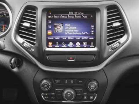 More photos of 2016 Jeep Cherokee Altitude at Pat Clemons Inc., IA