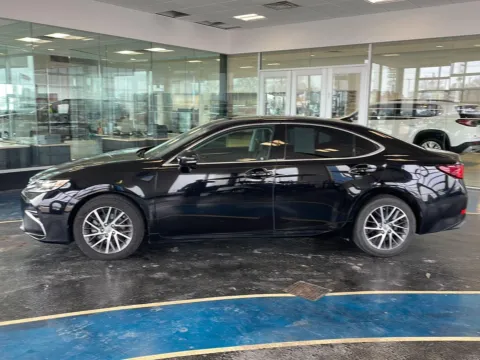Another view of 2016 Lexus ES 350 for sale in Boone, IA at Pat Clemons Inc.