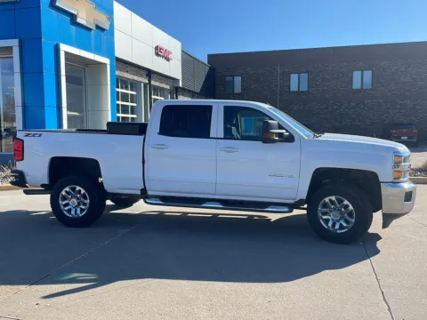 More photos of 2019 Chevrolet Silverado 2500HD LT at Pat Clemons Inc., IA