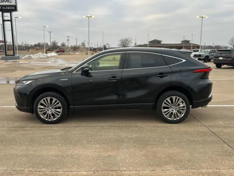 Photos of 2021 Toyota Venza XLE for sale in Boone, IA at Pat Clemons Inc.