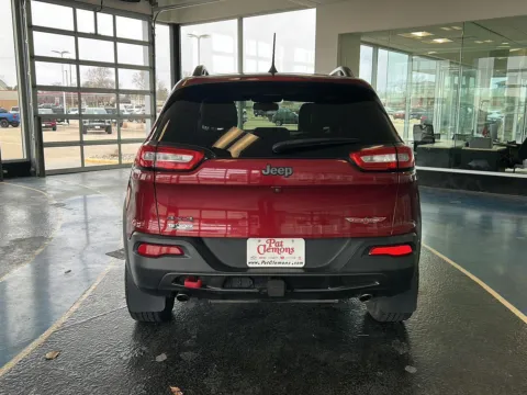 More photos of 2016 Jeep Cherokee Trailhawk at Pat Clemons Inc., IA