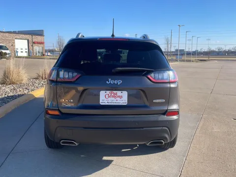 More photos of 2019 Jeep Cherokee Latitude Plus at Pat Clemons Inc., IA