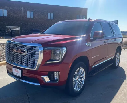 Red 2023 GMC Yukon SLT for sale in Boone, IA