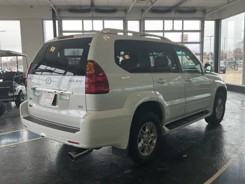 More photos of 2004 Lexus GX 470 at Pat Clemons Inc., IA