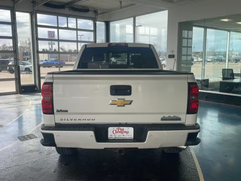 More photos of 2014 Chevrolet Silverado 1500 High Country at Pat Clemons Inc., IA