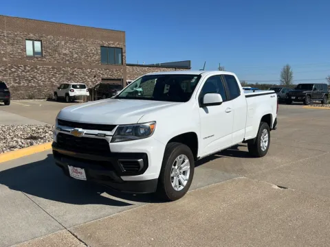 Photos of 2022 Chevrolet Colorado 4WD LT for sale in Boone, IA at Pat Clemons Inc.