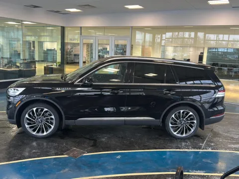 Photos of 2023 Lincoln Aviator Reserve for sale in Boone, IA at Pat Clemons Inc.