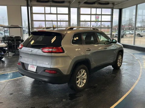 More photos of 2016 Jeep Cherokee Latitude at Pat Clemons Inc., IA