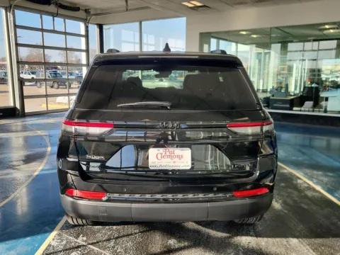 More photos of 2025 Jeep Grand Cherokee Limited at Pat Clemons Inc., IA