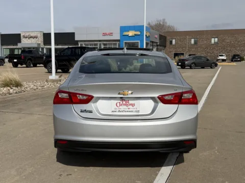 More photos of 2016 Chevrolet Malibu LT at Pat Clemons Inc., IA
