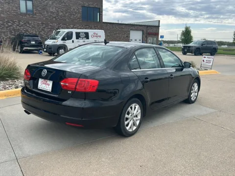 More photos of 2014 Volkswagen Jetta Sedan SE w/Connectivity at Pat Clemons Inc., IA