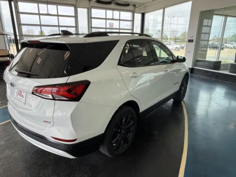 More photos of 2024 Chevrolet Equinox RS at Pat Clemons Inc., IA