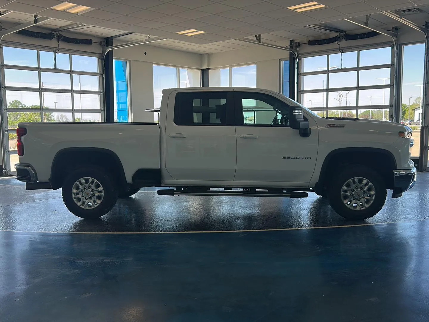 Chevrolet Silverado photo 8