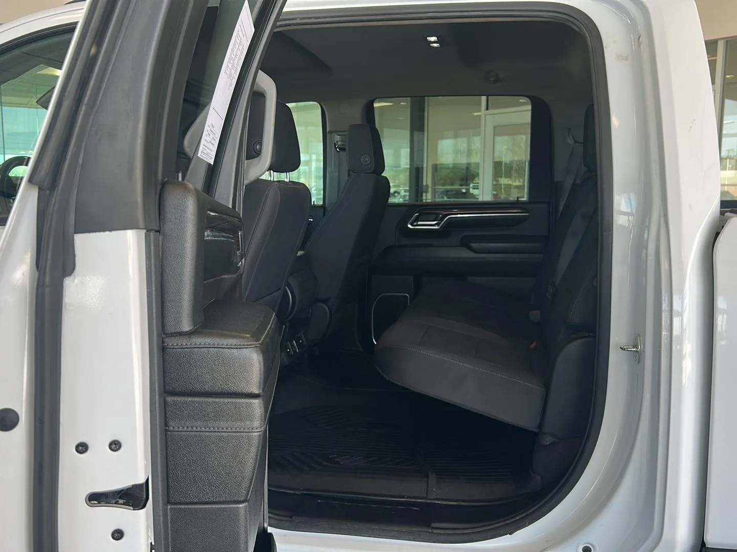 Chevrolet Silverado photo 18